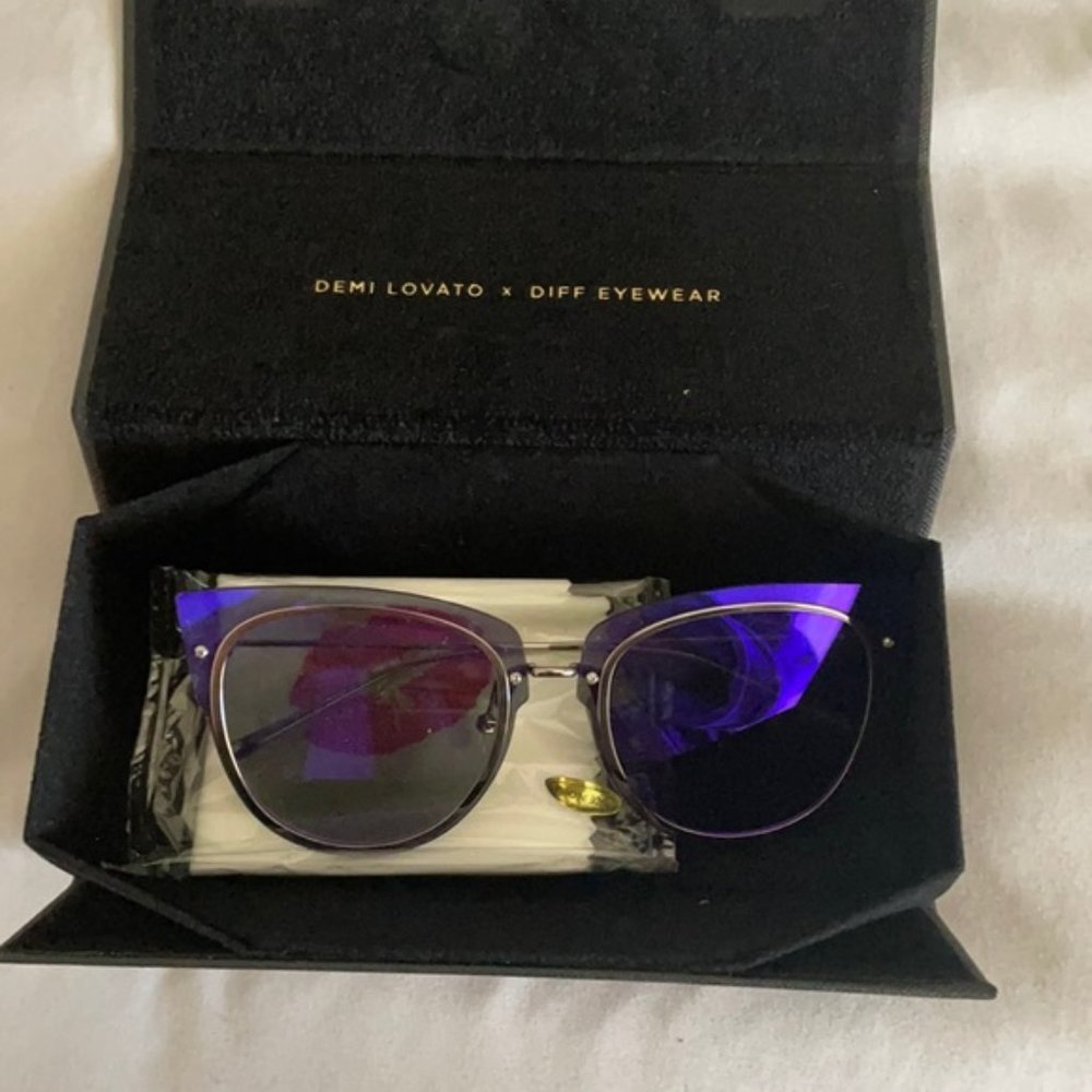 Demi Lovato Diff Sunglasses Eyewear